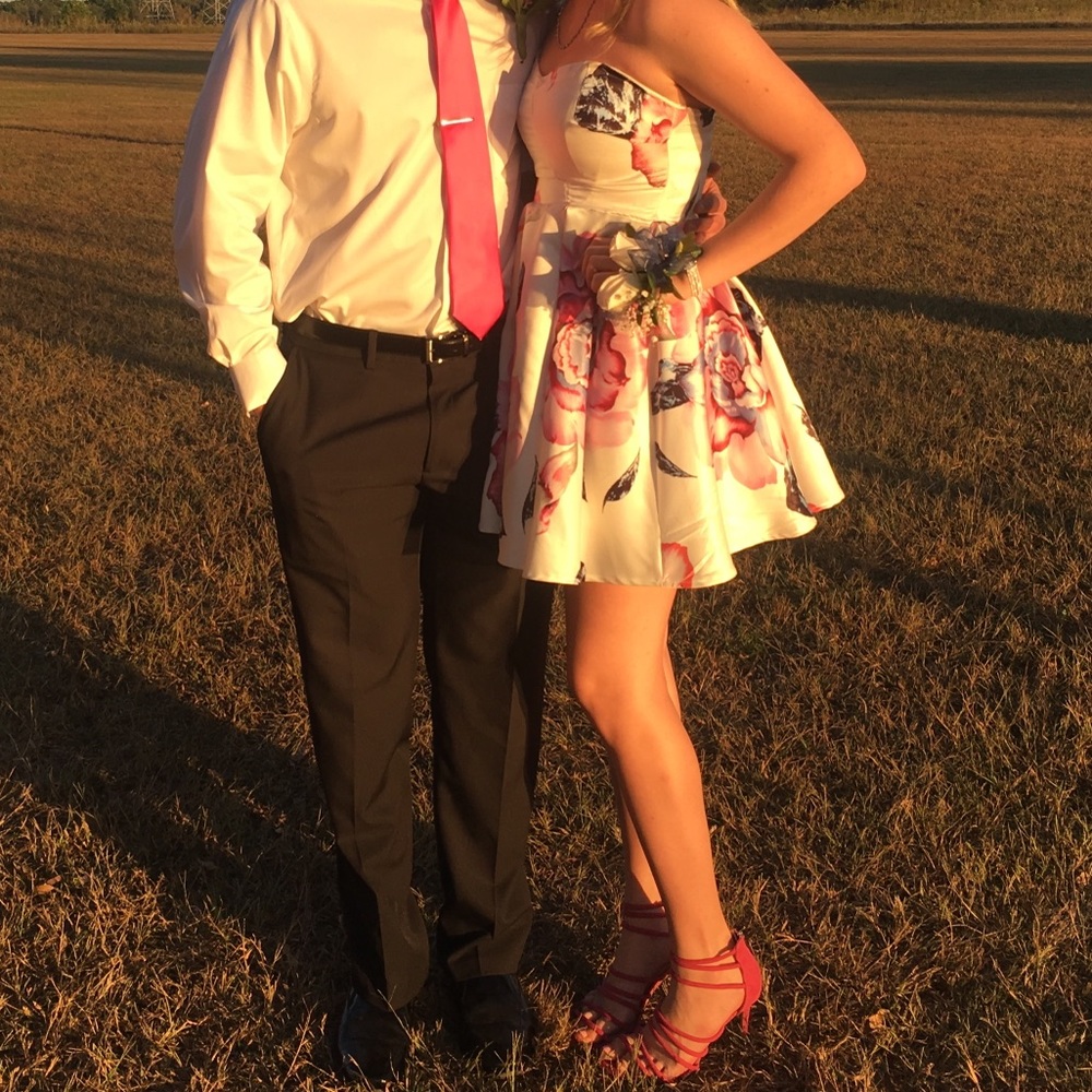 Floral Homecoming Dress - Picture 3 of 3